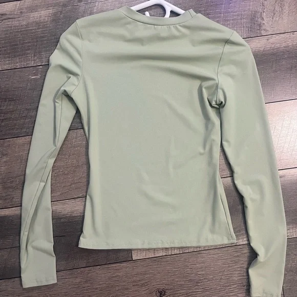pale green, shape wear type long sleeve - Picture 2 of 2